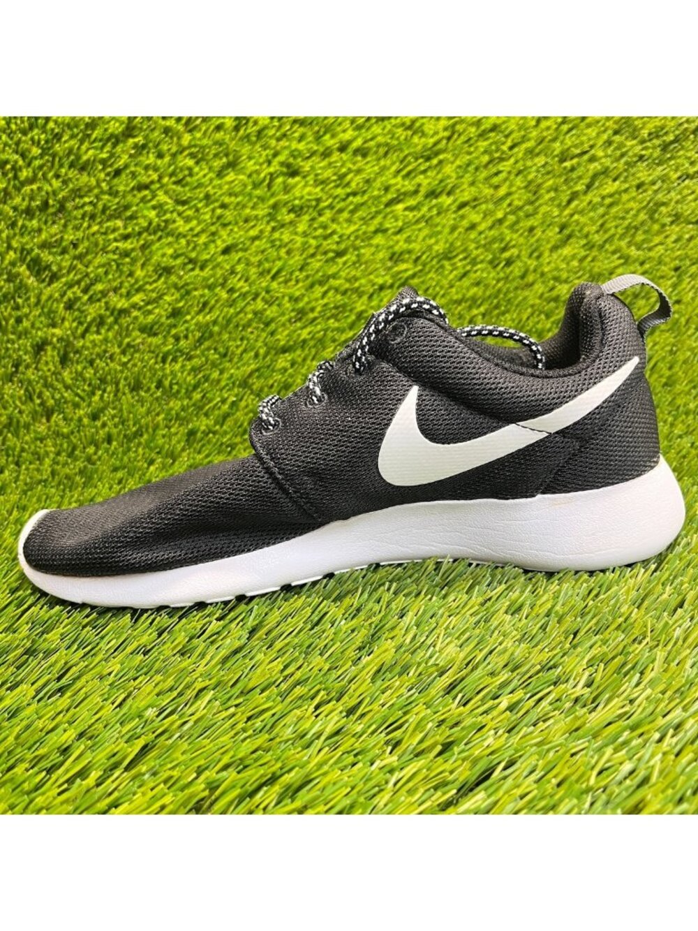 Nike Roshe One‎ Womens Size 7.5 Black Athletic Running Walking Shoes Sneakers